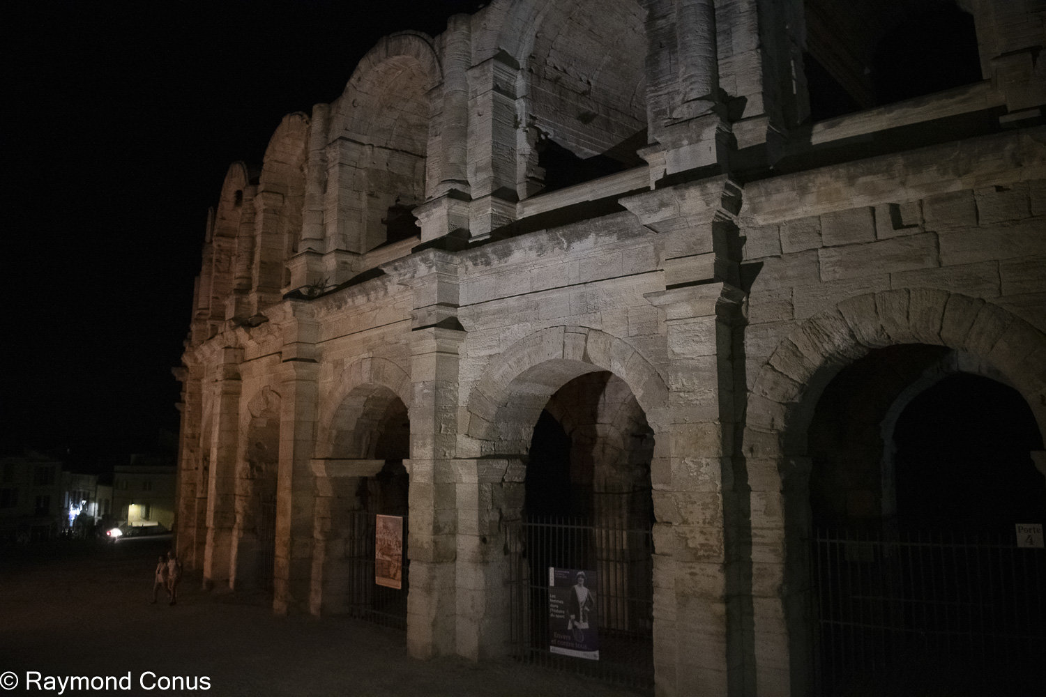 Arles la nuit (13)