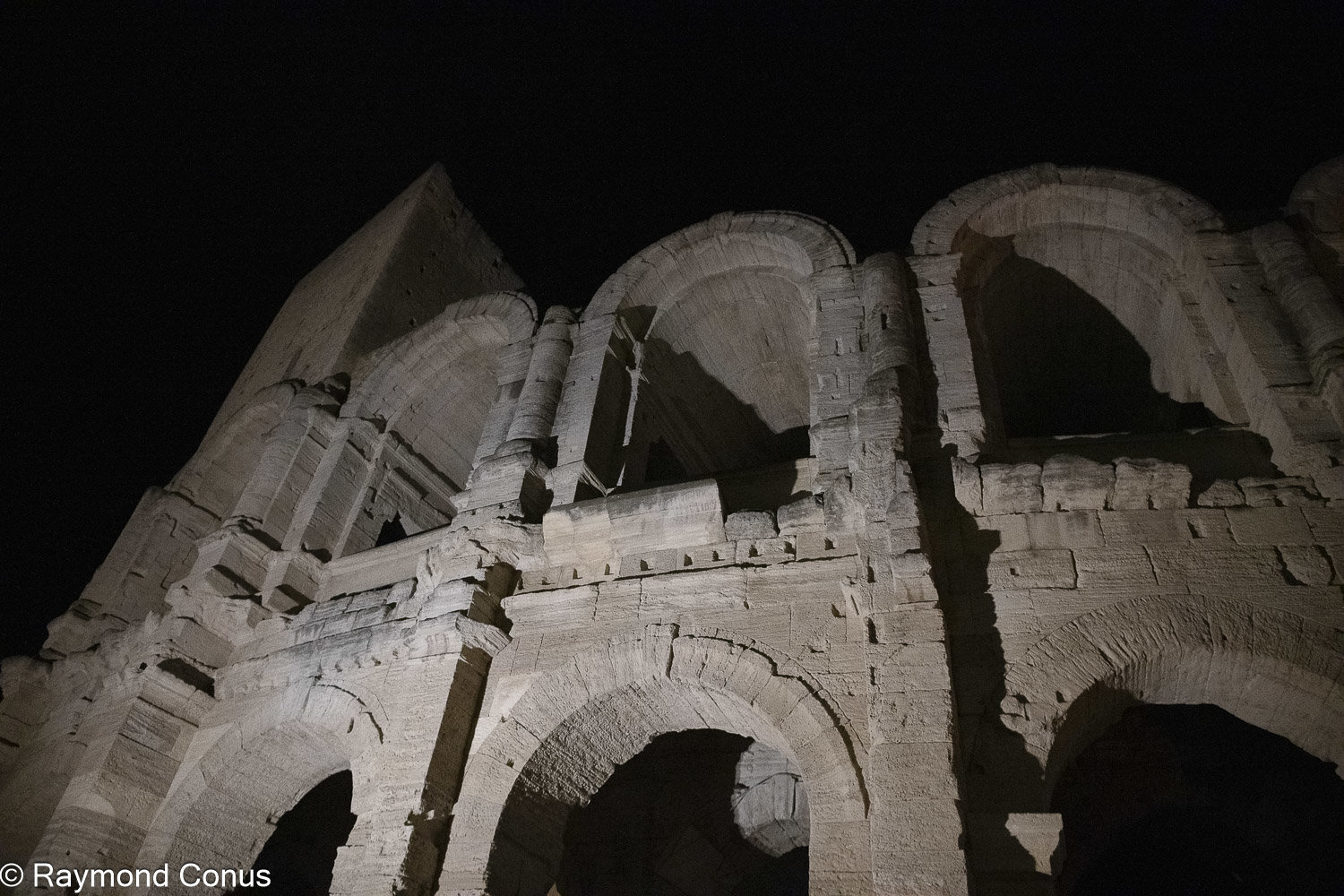 Arles la nuit (16)