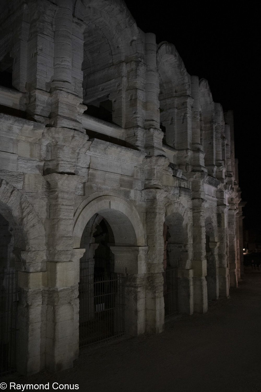 Arles la nuit (28)