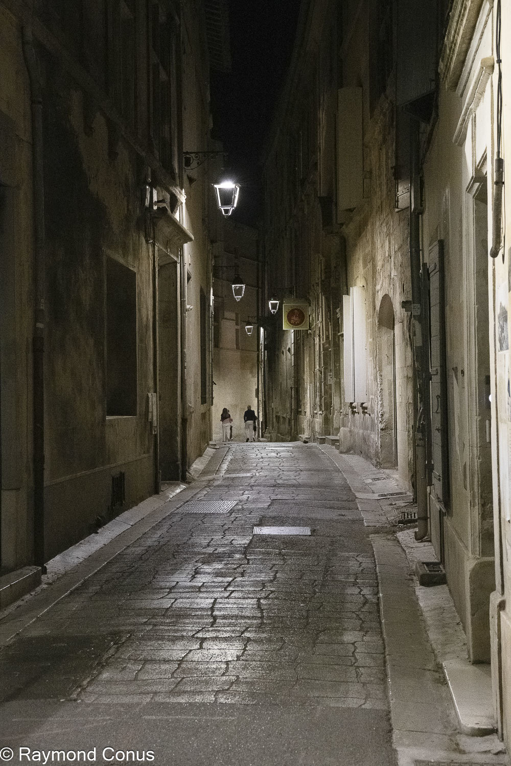 Arles la nuit (2)