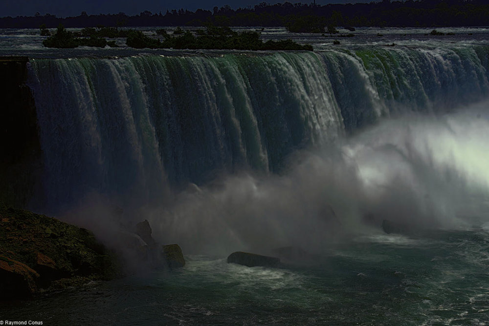 Les chutes du Niagara at midnight (4)