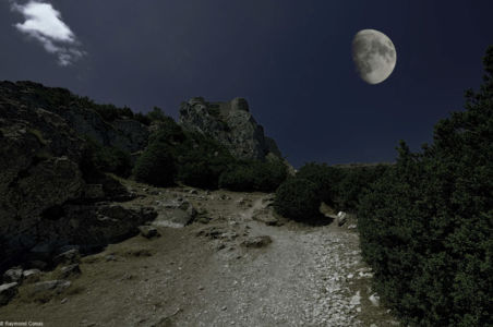 Peyrepertuse castle under the moon (6)