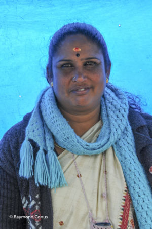 Vendeuse de nourriture dans les montagnes bleues, Ooty, Inde, 2011