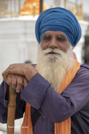 Pélerin au Golden Temple, Amritsar, Inde, 2016