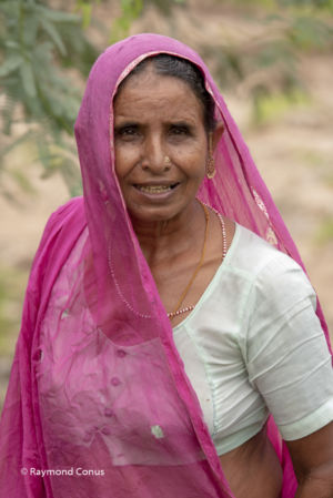 Femme près de Narlaï, Inde, 2016