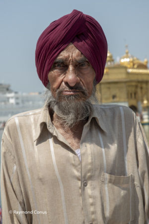 Pélerin au Golden Temple, Amritsar, Inde, 2016