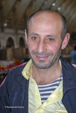 Marchand de légumes, bazar de Erevan, Arménie, 2007