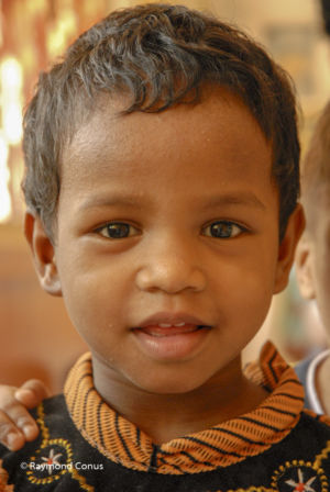 Enfant dans un orphelinat, Mumbaï, Inde, 2009